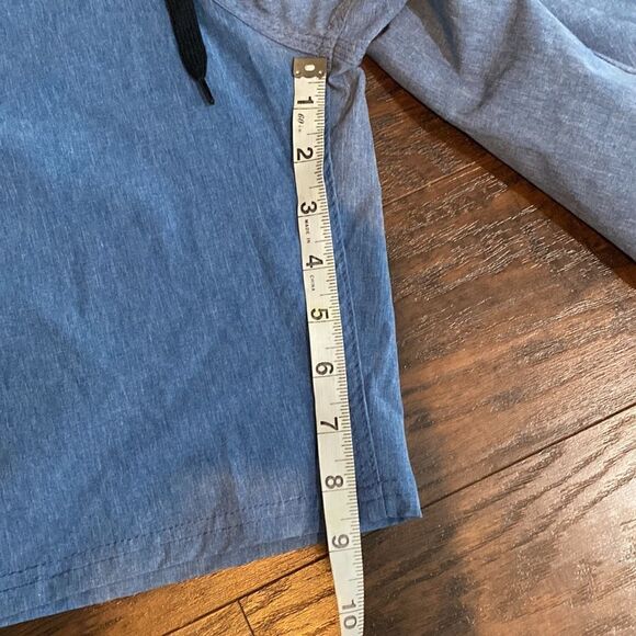 Burnside Board Shorts - Size 30 - Picture 7 of 7